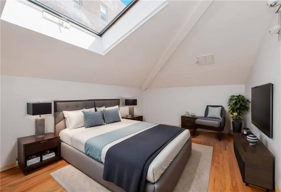 3225 Shore Parkway, Brooklyn, New York 11235, 2 Bedrooms Bedrooms, ,1 BathroomBathrooms,Residential,For Sale,Shore,492273