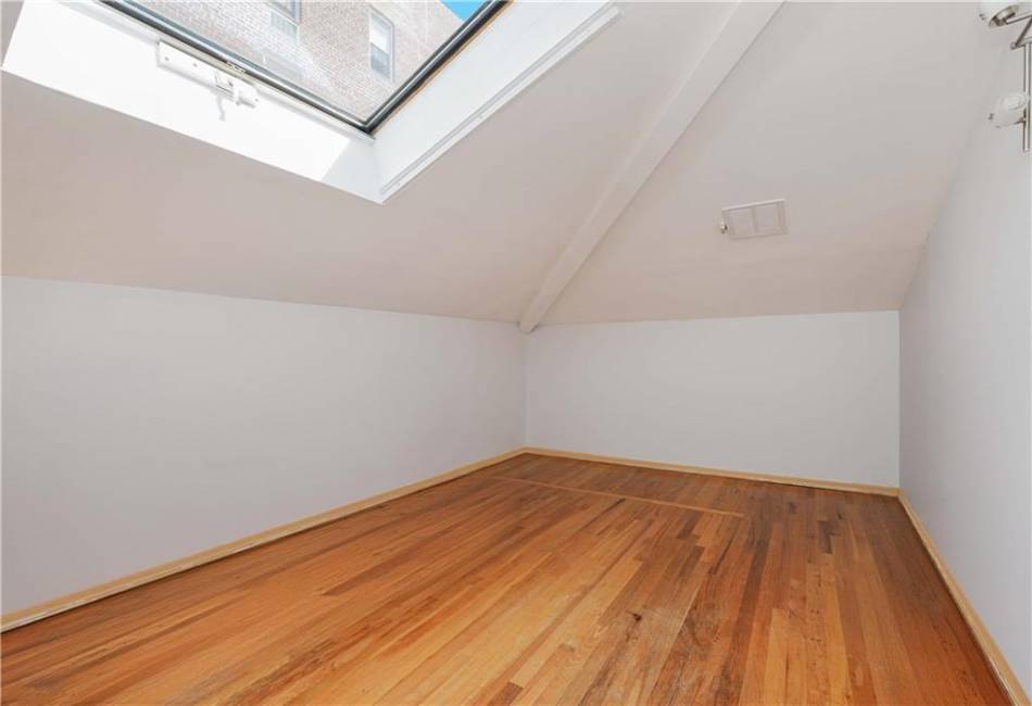 3225 Shore Parkway, Brooklyn, New York 11235, 2 Bedrooms Bedrooms, ,1 BathroomBathrooms,Residential,For Sale,Shore,492273