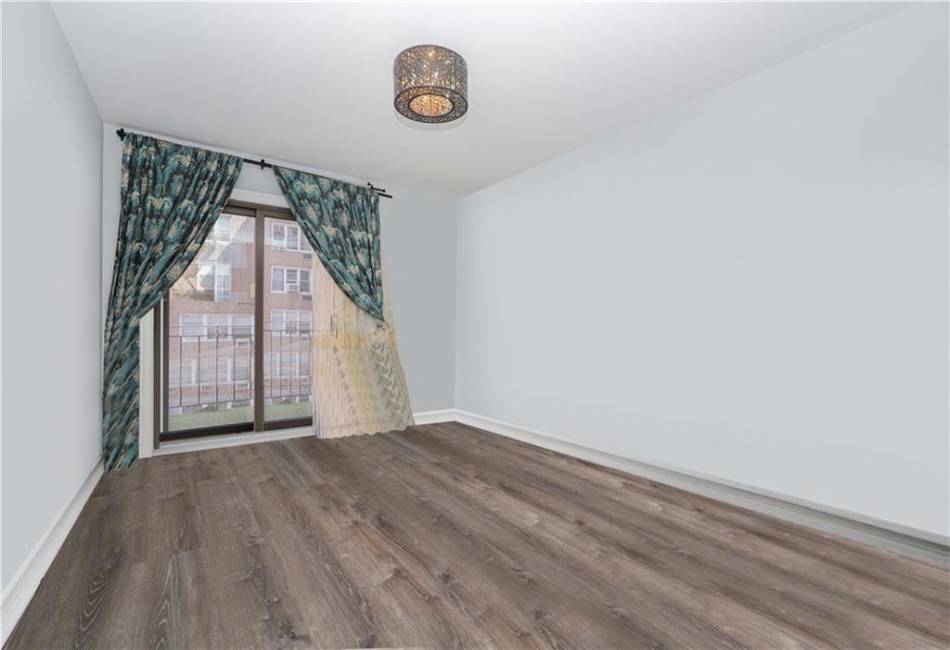 3225 Shore Parkway, Brooklyn, New York 11235, 2 Bedrooms Bedrooms, ,1 BathroomBathrooms,Residential,For Sale,Shore,492273