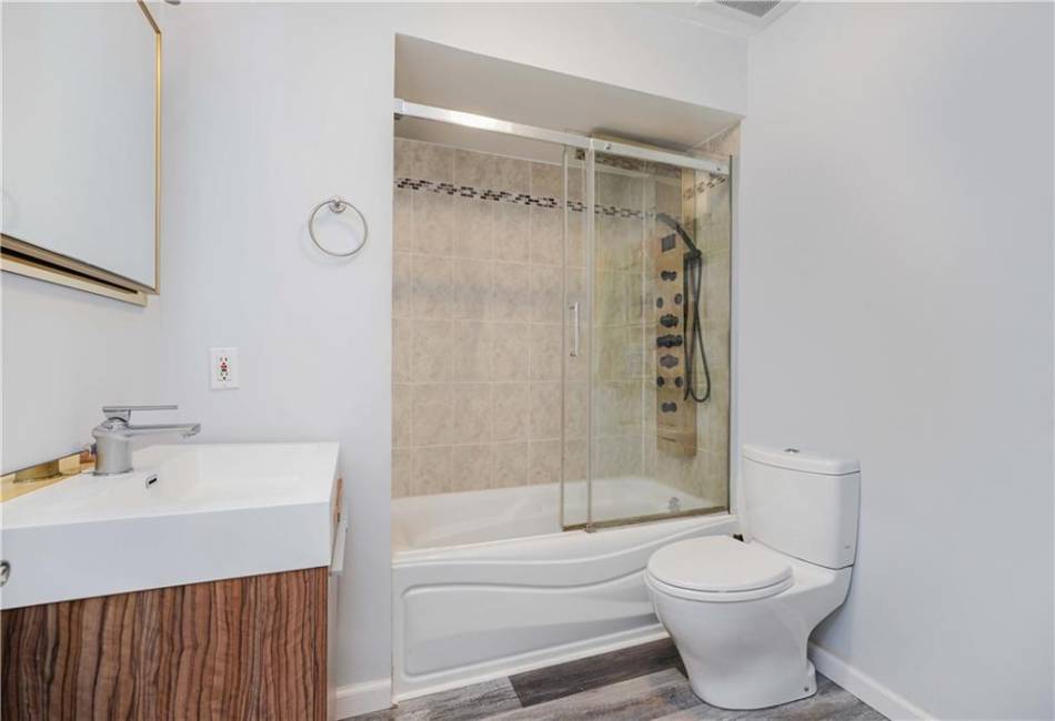 3225 Shore Parkway, Brooklyn, New York 11235, 2 Bedrooms Bedrooms, ,1 BathroomBathrooms,Residential,For Sale,Shore,492273