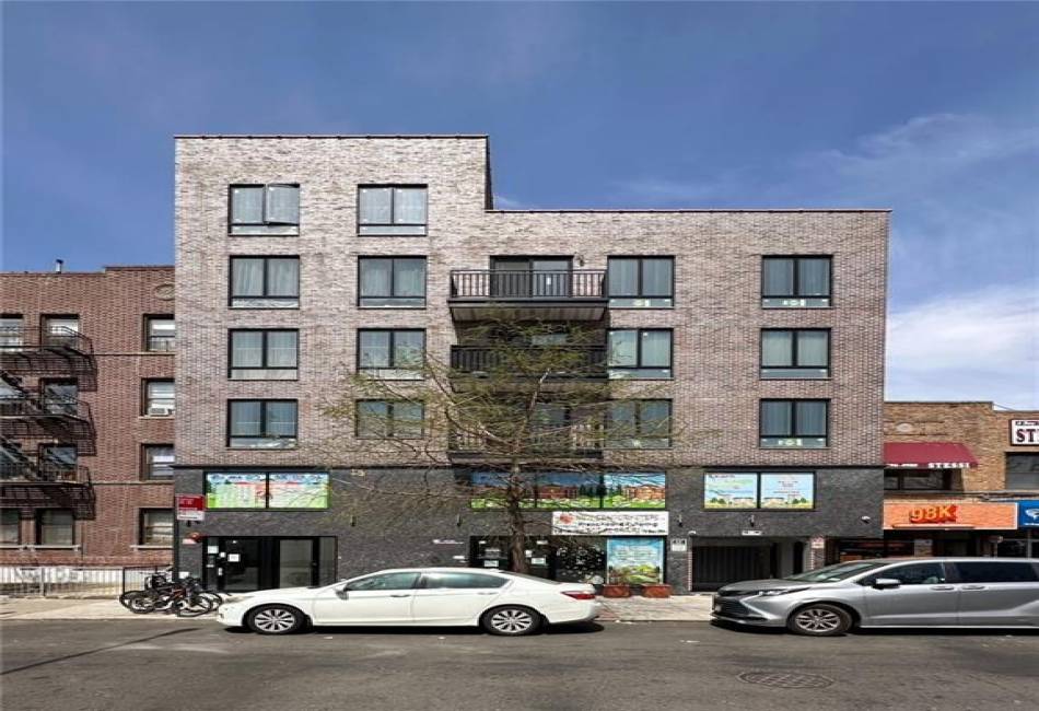 16 Bay 25th Street, Brooklyn, New York 11214, 2 Bedrooms Bedrooms, ,2 BathroomsBathrooms,Residential,For Sale,Bay 25th,492275