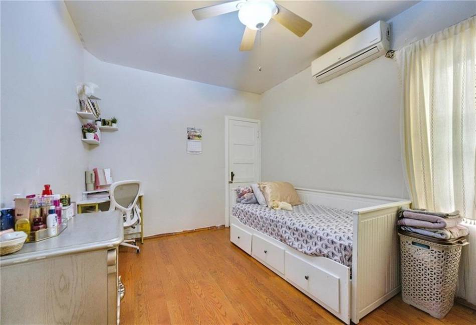 1639 Hendrickson Street, Brooklyn, New York 11234, 7 Bedrooms Bedrooms, ,Residential,For Sale,Hendrickson,492164