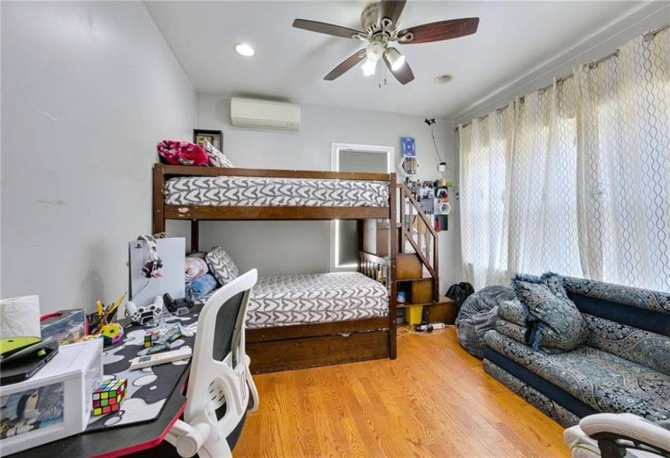 1639 Hendrickson Street, Brooklyn, New York 11234, 7 Bedrooms Bedrooms, ,Residential,For Sale,Hendrickson,492164