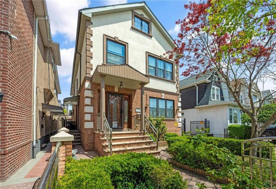 1639 Hendrickson Street, Brooklyn, New York 11234, 7 Bedrooms Bedrooms, ,Residential,For Sale,Hendrickson,492164