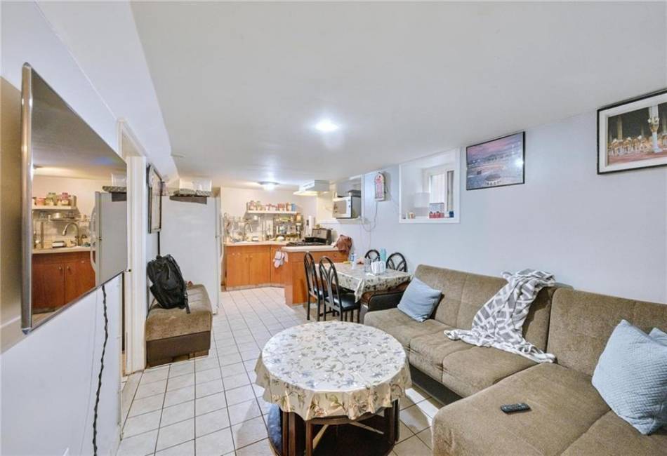 1639 Hendrickson Street, Brooklyn, New York 11234, 7 Bedrooms Bedrooms, ,Residential,For Sale,Hendrickson,492164