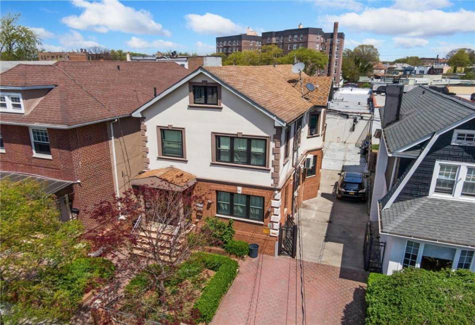 1639 Hendrickson Street, Brooklyn, New York 11234, 7 Bedrooms Bedrooms, ,Residential,For Sale,Hendrickson,492164