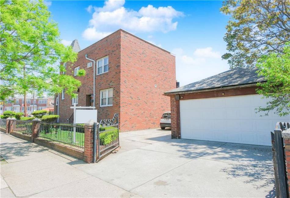 2502 84th Street, Brooklyn, New York 11214, 8 Bedrooms Bedrooms, ,3 BathroomsBathrooms,Residential,For Sale,84th,492270
