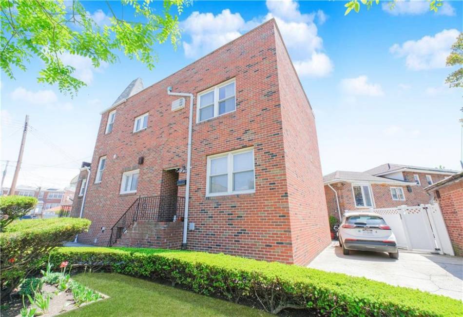 2502 84th Street, Brooklyn, New York 11214, 8 Bedrooms Bedrooms, ,3 BathroomsBathrooms,Residential,For Sale,84th,492270