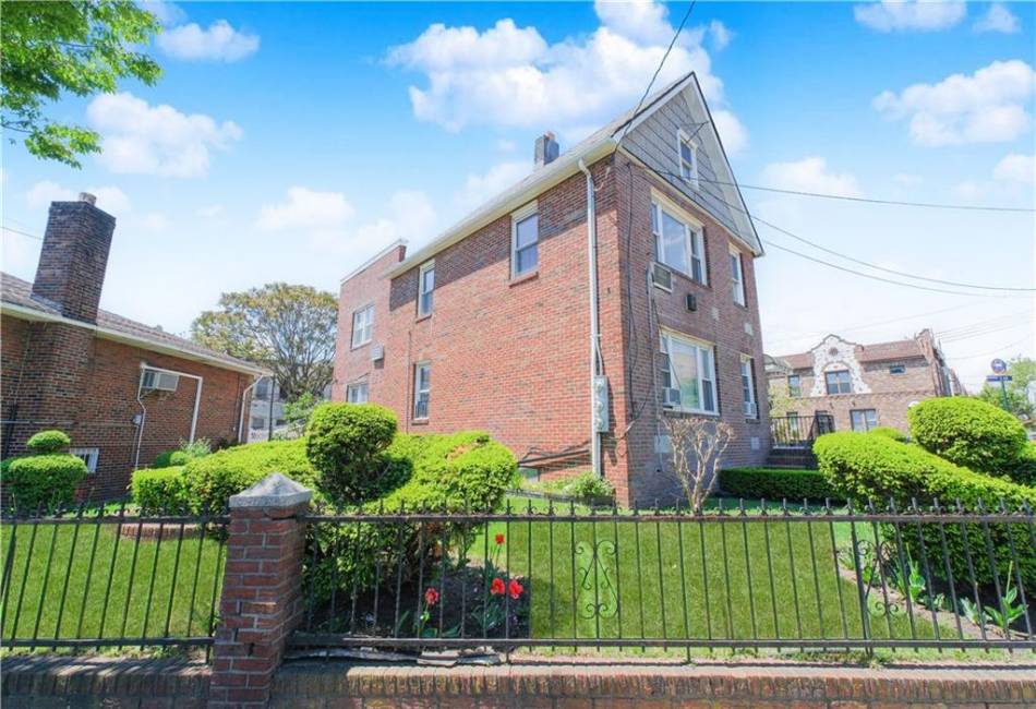 2502 84th Street, Brooklyn, New York 11214, 8 Bedrooms Bedrooms, ,3 BathroomsBathrooms,Residential,For Sale,84th,492270