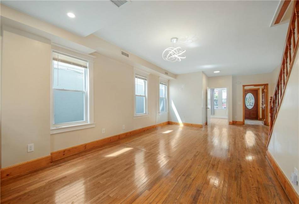 394 Linden Boulevard, Brooklyn, New York 11203, 4 Bedrooms Bedrooms, ,2 BathroomsBathrooms,Residential,For Sale,Linden,492289