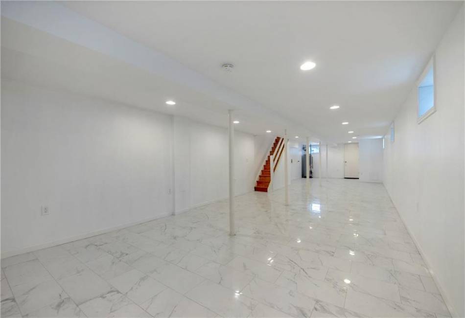 394 Linden Boulevard, Brooklyn, New York 11203, 4 Bedrooms Bedrooms, ,2 BathroomsBathrooms,Residential,For Sale,Linden,492289
