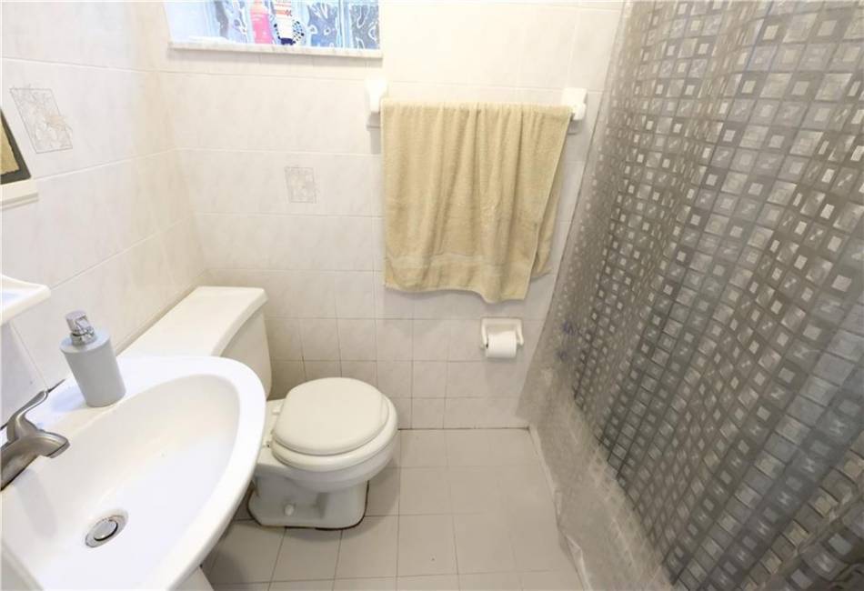 8666 24th Avenue, Brooklyn, New York 11214, 16 Bedrooms Bedrooms, ,3 BathroomsBathrooms,Residential,For Sale,24th,492293