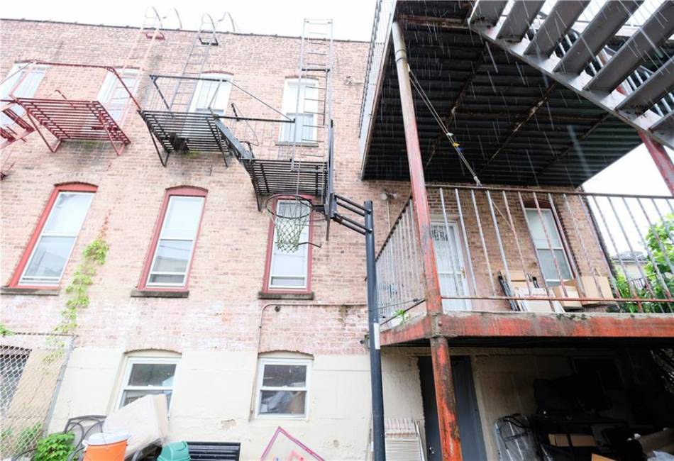 8666 24th Avenue, Brooklyn, New York 11214, 16 Bedrooms Bedrooms, ,3 BathroomsBathrooms,Residential,For Sale,24th,492293