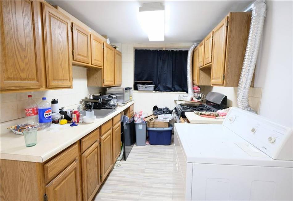 8666 24th Avenue, Brooklyn, New York 11214, 16 Bedrooms Bedrooms, ,3 BathroomsBathrooms,Residential,For Sale,24th,492293
