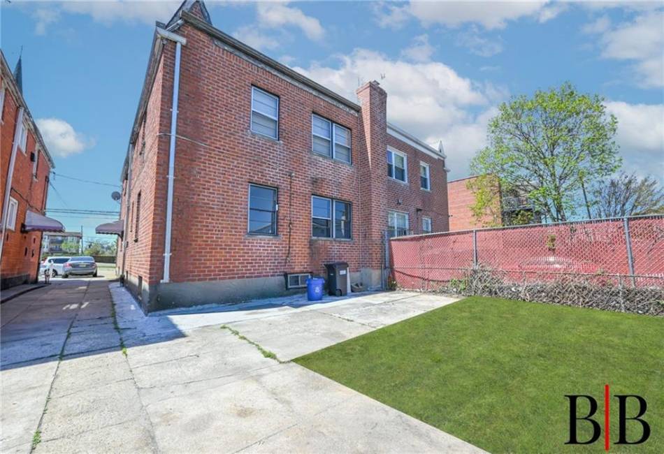 1265 92nd Street, Brooklyn, New York 11236, 4 Bedrooms Bedrooms, ,3 BathroomsBathrooms,Residential,For Sale,92nd,492294