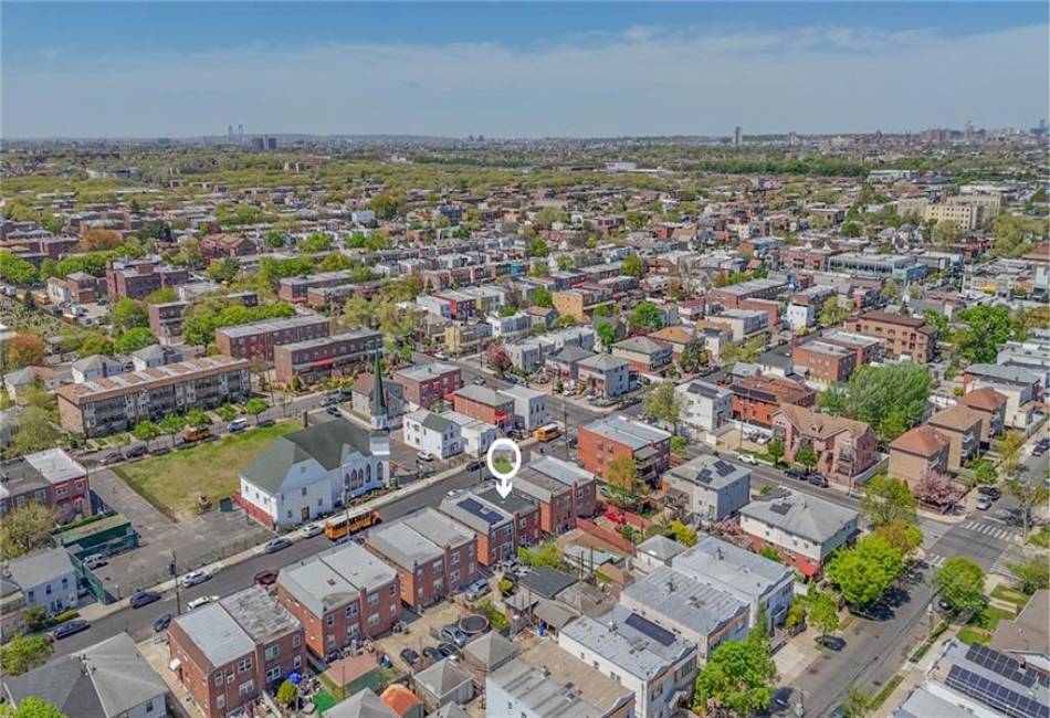 1265 92nd Street, Brooklyn, New York 11236, 4 Bedrooms Bedrooms, ,3 BathroomsBathrooms,Residential,For Sale,92nd,492294