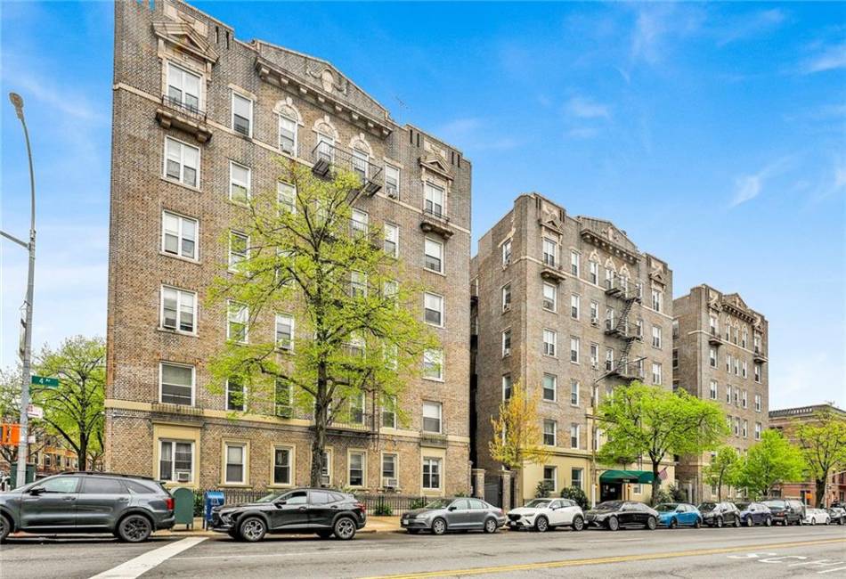 7201 4th Avenue, Brooklyn, New York 11209, 1 Bedroom Bedrooms, ,1 BathroomBathrooms,Residential,For Sale,4th,492300