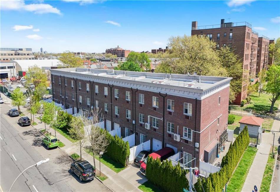 2695 Shell Road, Brooklyn, New York 11223, 2 Bedrooms Bedrooms, ,2 BathroomsBathrooms,Residential,For Sale,Shell,492304