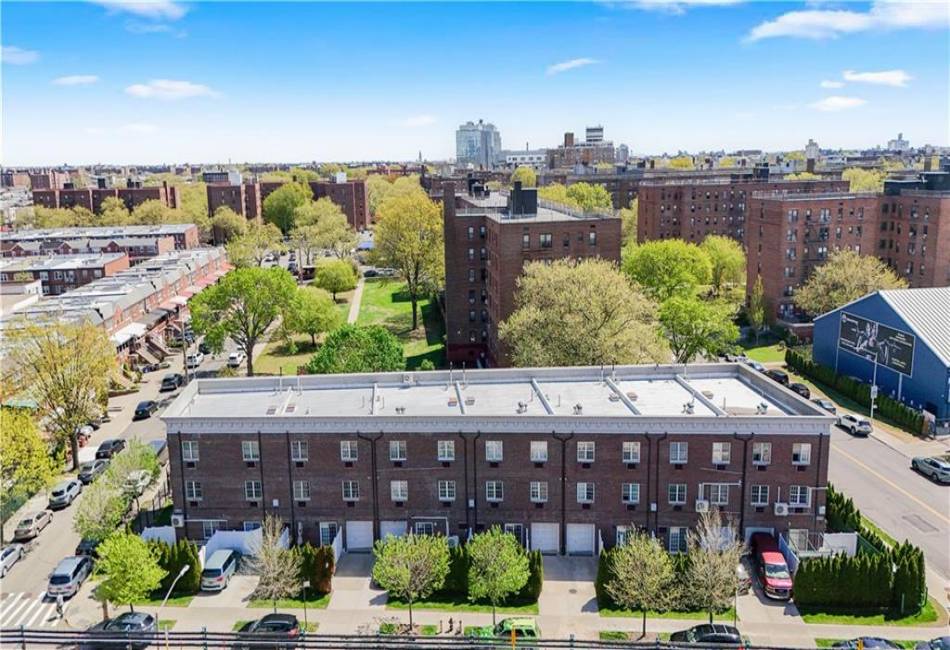 2695 Shell Road, Brooklyn, New York 11223, 2 Bedrooms Bedrooms, ,2 BathroomsBathrooms,Residential,For Sale,Shell,492304