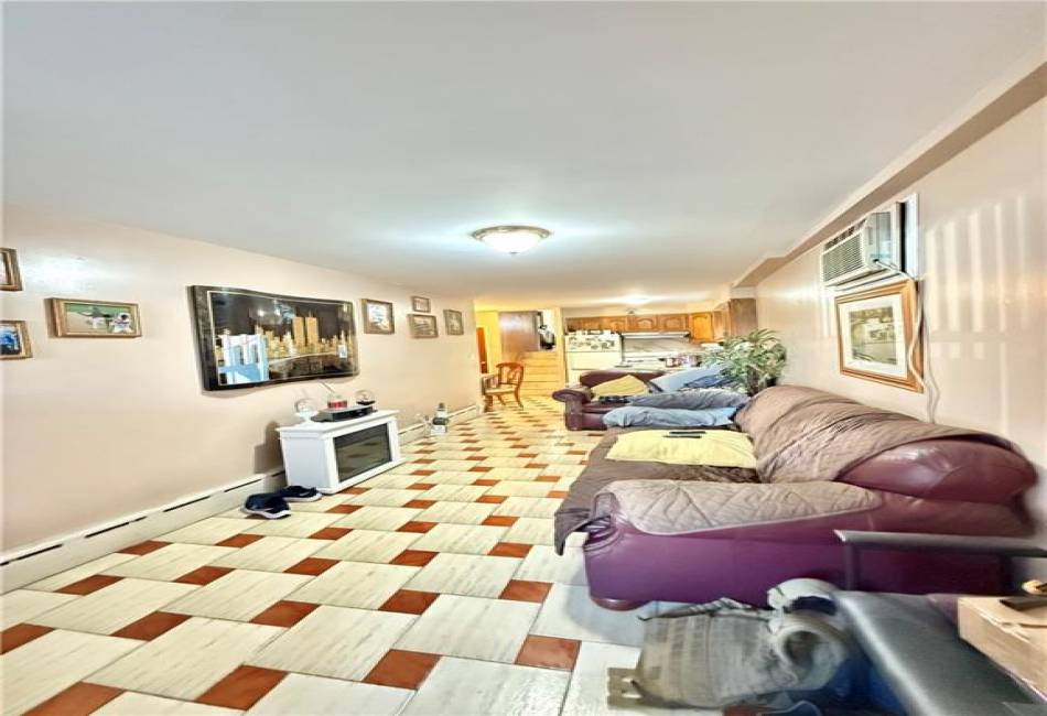 52 Bay 22nd Street, Brooklyn, New York 11214, 7 Bedrooms Bedrooms, ,Residential,For Sale,Bay 22nd,492309