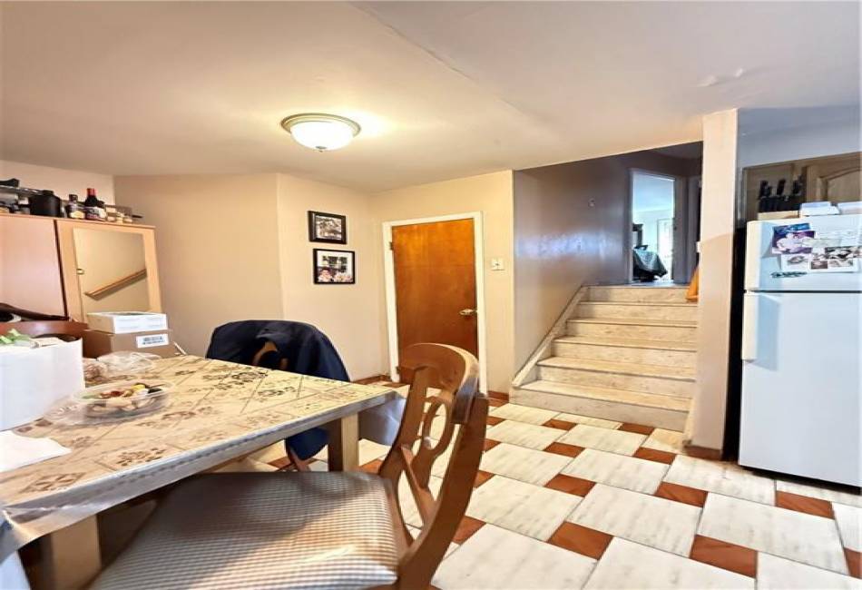 52 Bay 22nd Street, Brooklyn, New York 11214, 7 Bedrooms Bedrooms, ,Residential,For Sale,Bay 22nd,492309