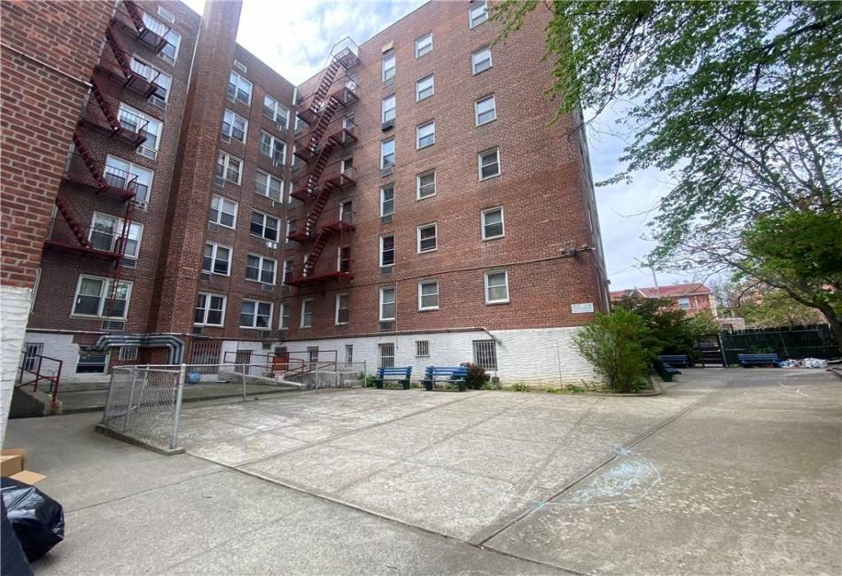 735 Avenue W, Brooklyn, New York 11223, 1 Bedroom Bedrooms, ,1 BathroomBathrooms,Residential,For Sale,Avenue W,492317