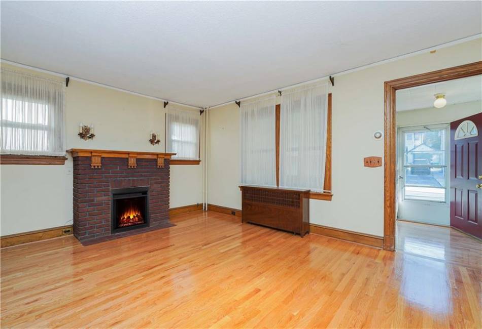 185 Utter Avenue, Staten Island, New York 10314, 3 Bedrooms Bedrooms, ,1 BathroomBathrooms,Residential,For Sale,Utter,485739
