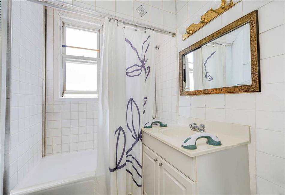 2553 22nd Street, Brooklyn, New York 11235, 6 Bedrooms Bedrooms, ,2 BathroomsBathrooms,Residential,For Sale,22nd,492173
