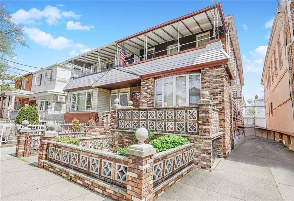 2553 22nd Street, Brooklyn, New York 11235, 6 Bedrooms Bedrooms, ,2 BathroomsBathrooms,Residential,For Sale,22nd,492173
