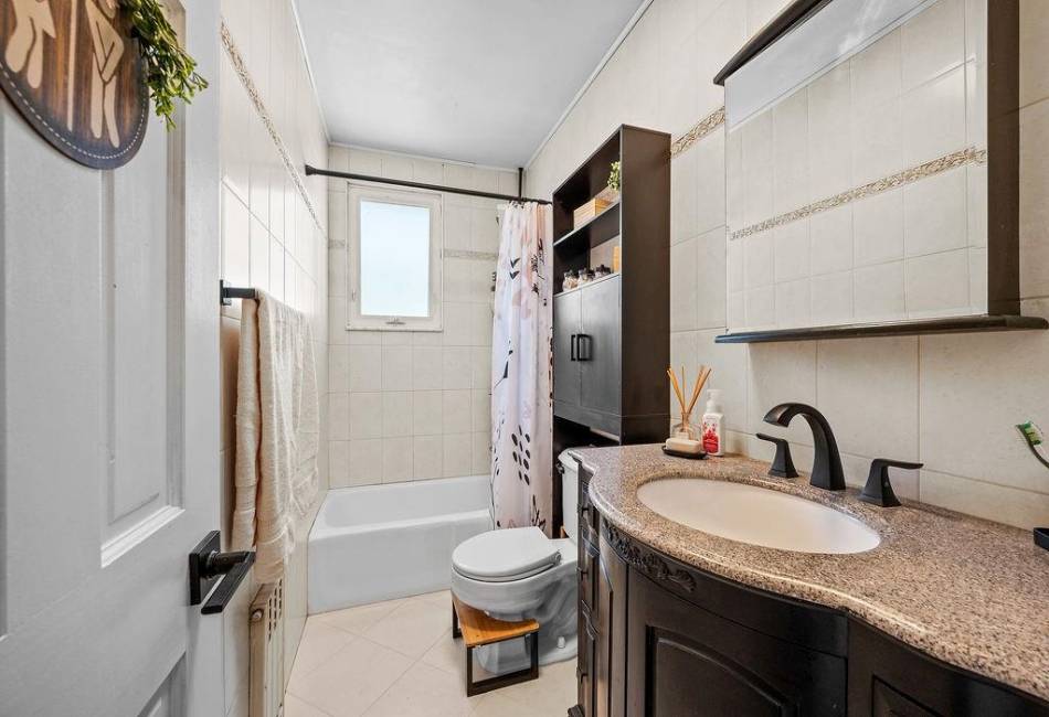 1142 Bay Ridge Parkway, Brooklyn, New York 11228, 3 Bedrooms Bedrooms, ,3 BathroomsBathrooms,Residential,For Sale,Bay Ridge,492233