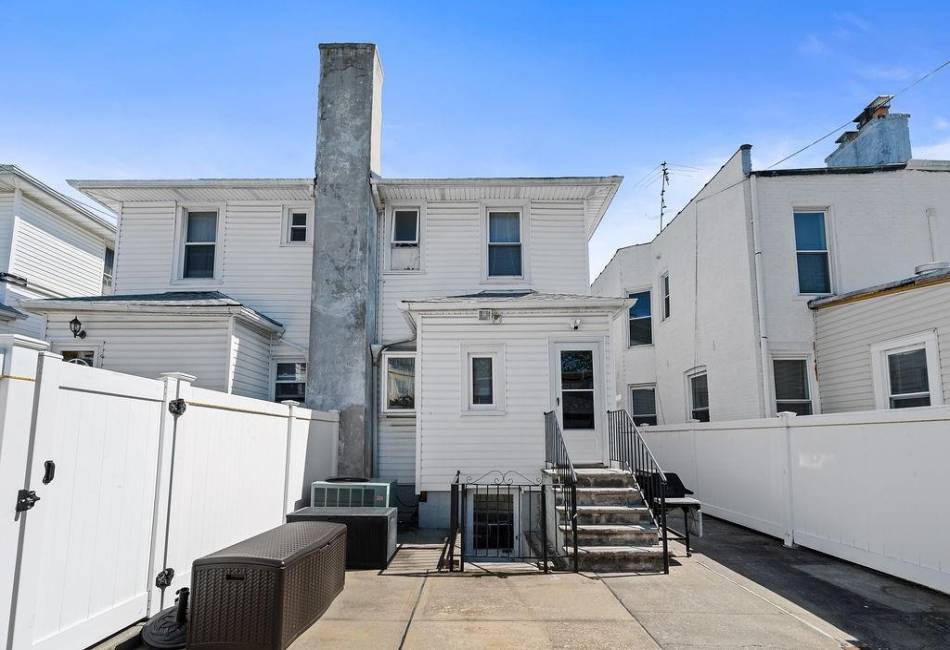 1142 Bay Ridge Parkway, Brooklyn, New York 11228, 3 Bedrooms Bedrooms, ,3 BathroomsBathrooms,Residential,For Sale,Bay Ridge,492233