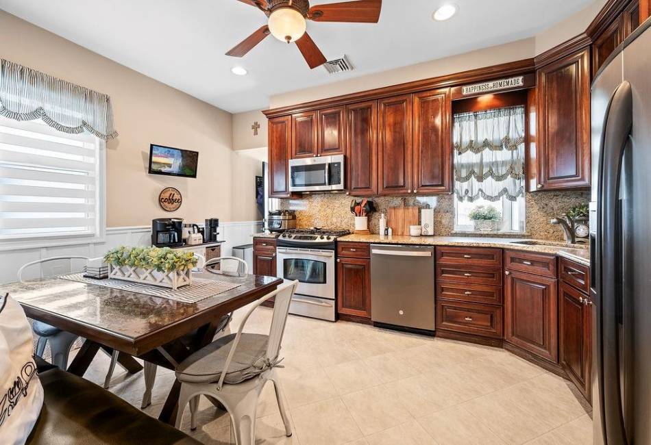 1142 Bay Ridge Parkway, Brooklyn, New York 11228, 3 Bedrooms Bedrooms, ,3 BathroomsBathrooms,Residential,For Sale,Bay Ridge,492233