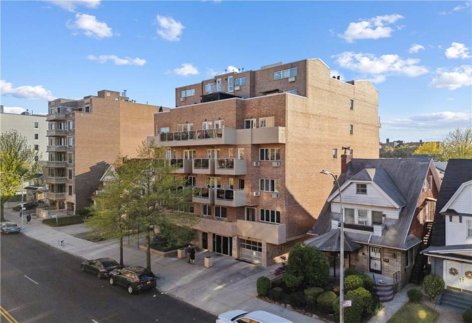 2408 Ocean Avenue, Brooklyn, New York 11229, 3 Bedrooms Bedrooms, ,3 BathroomsBathrooms,Residential,For Sale,Ocean,492280