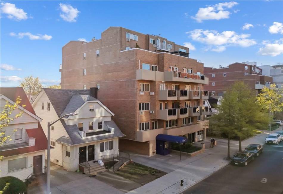 2408 Ocean Avenue, Brooklyn, New York 11229, 3 Bedrooms Bedrooms, ,3 BathroomsBathrooms,Residential,For Sale,Ocean,492280
