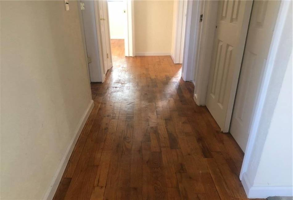 39 Magaw Place, West Babylon, New York 11704, 4 Bedrooms Bedrooms, ,2 BathroomsBathrooms,Residential,For Sale,Magaw,492318