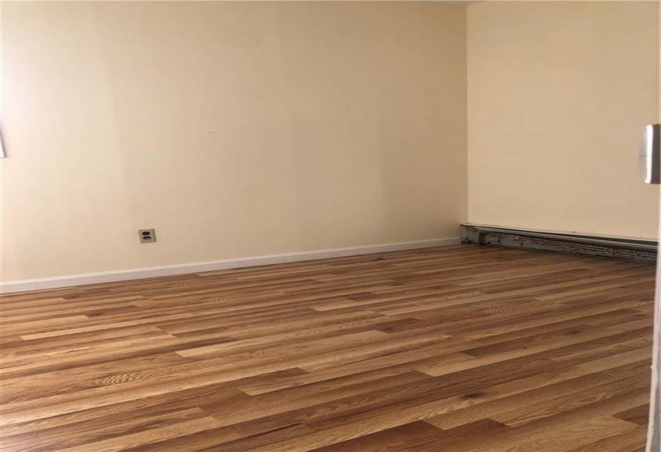 39 Magaw Place, West Babylon, New York 11704, 4 Bedrooms Bedrooms, ,2 BathroomsBathrooms,Residential,For Sale,Magaw,492318