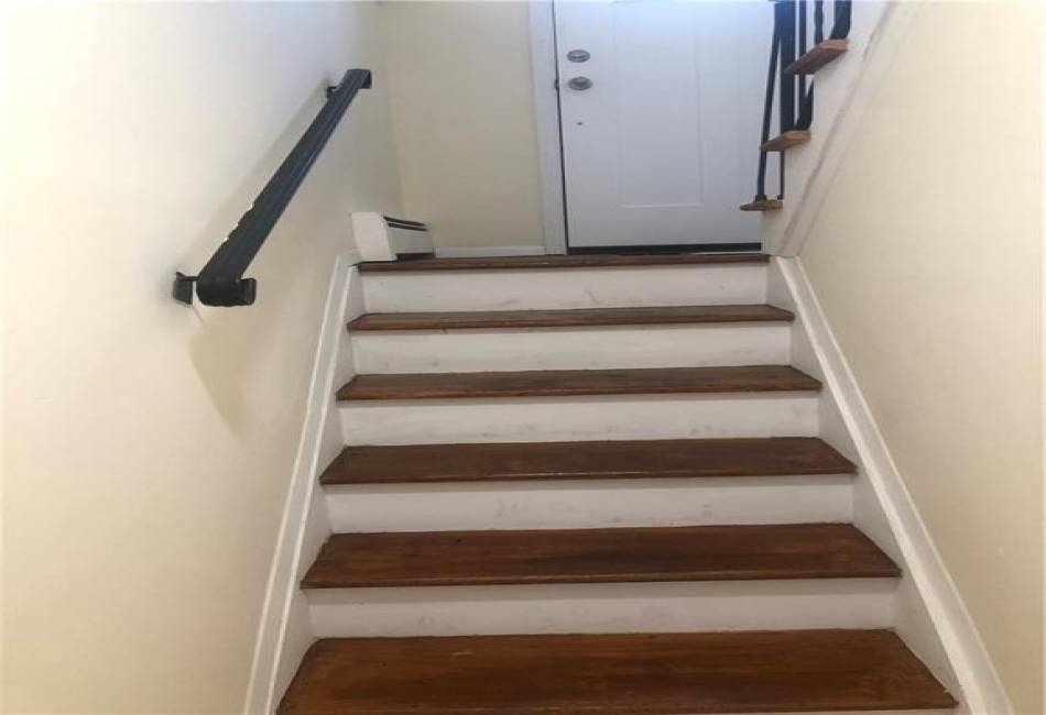 39 Magaw Place, West Babylon, New York 11704, 4 Bedrooms Bedrooms, ,2 BathroomsBathrooms,Residential,For Sale,Magaw,492318