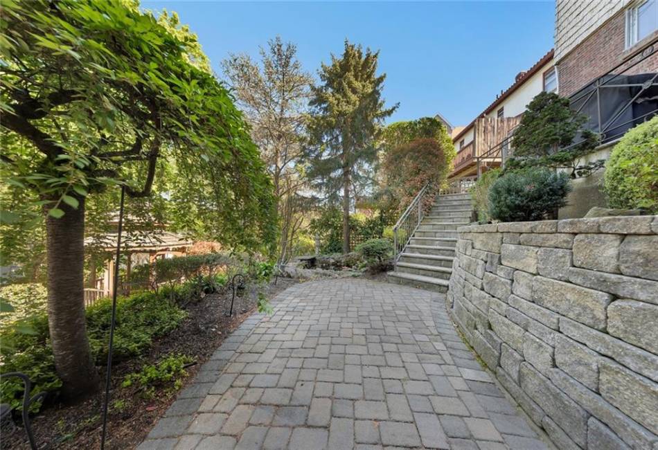 19 Occident Avenue, Staten Island, New York 10304, 5 Bedrooms Bedrooms, ,4 BathroomsBathrooms,Residential,For Sale,Occident,492321