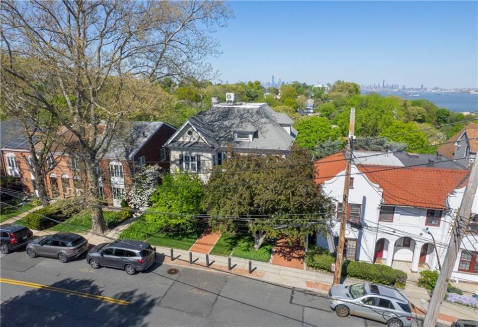 19 Occident Avenue, Staten Island, New York 10304, 5 Bedrooms Bedrooms, ,4 BathroomsBathrooms,Residential,For Sale,Occident,492321