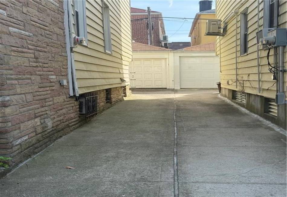 1032 68Th Street, Brooklyn, New York 11219, 3 Bedrooms Bedrooms, ,2 BathroomsBathrooms,Residential,For Sale,68Th,492323