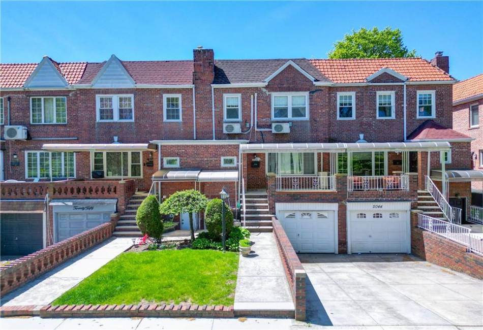 2046 Stuart Street, Brooklyn, New York 11229, 4 Bedrooms Bedrooms, ,3 BathroomsBathrooms,Residential,For Sale,Stuart,492324