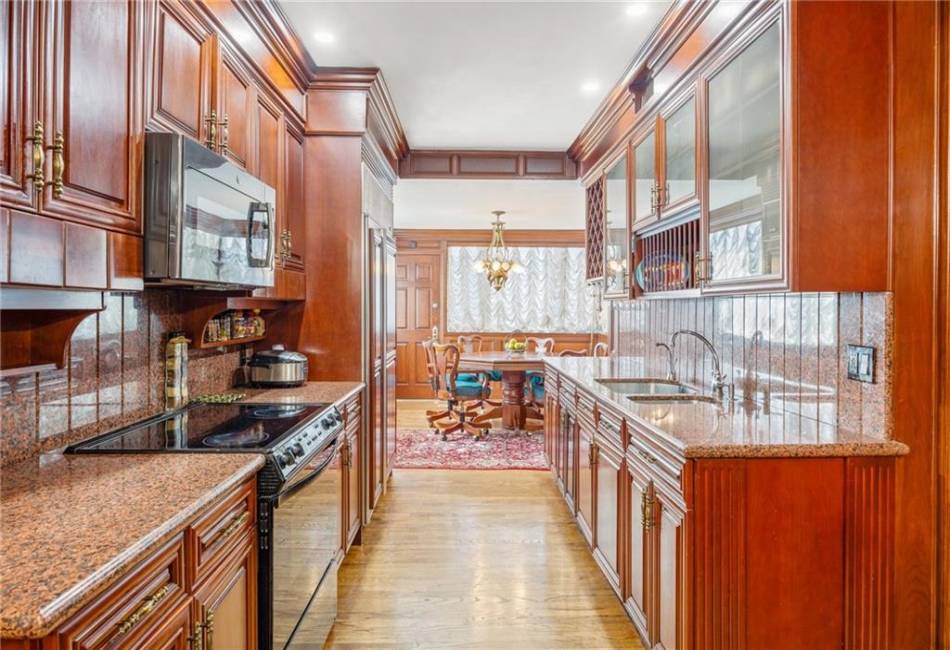 3821 Avenue S, Brooklyn, New York 11234, 6 Bedrooms Bedrooms, ,6 BathroomsBathrooms,Residential,For Sale,Avenue S,492326