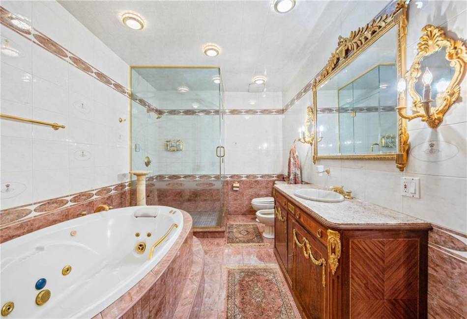 3821 Avenue S, Brooklyn, New York 11234, 6 Bedrooms Bedrooms, ,6 BathroomsBathrooms,Residential,For Sale,Avenue S,492326