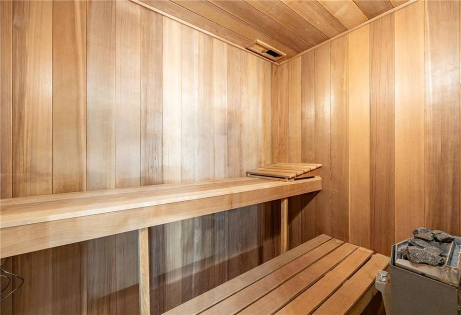 3821 Avenue S, Brooklyn, New York 11234, 6 Bedrooms Bedrooms, ,6 BathroomsBathrooms,Residential,For Sale,Avenue S,492326
