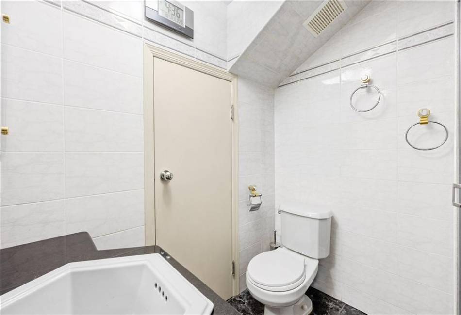 3821 Avenue S, Brooklyn, New York 11234, 6 Bedrooms Bedrooms, ,6 BathroomsBathrooms,Residential,For Sale,Avenue S,492326