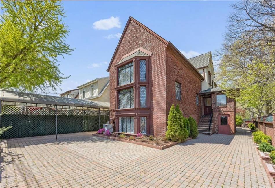 3821 Avenue S, Brooklyn, New York 11234, 6 Bedrooms Bedrooms, ,6 BathroomsBathrooms,Residential,For Sale,Avenue S,492326