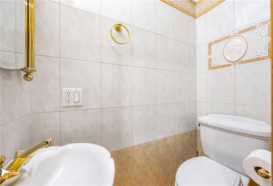 3821 Avenue S, Brooklyn, New York 11234, 6 Bedrooms Bedrooms, ,6 BathroomsBathrooms,Residential,For Sale,Avenue S,492326