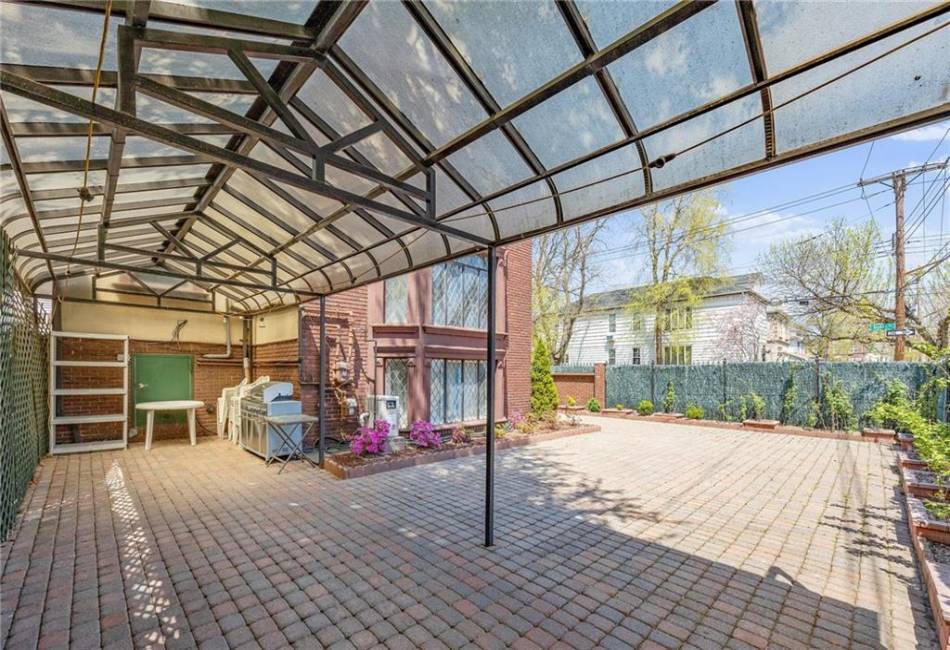 3821 Avenue S, Brooklyn, New York 11234, 6 Bedrooms Bedrooms, ,6 BathroomsBathrooms,Residential,For Sale,Avenue S,492326