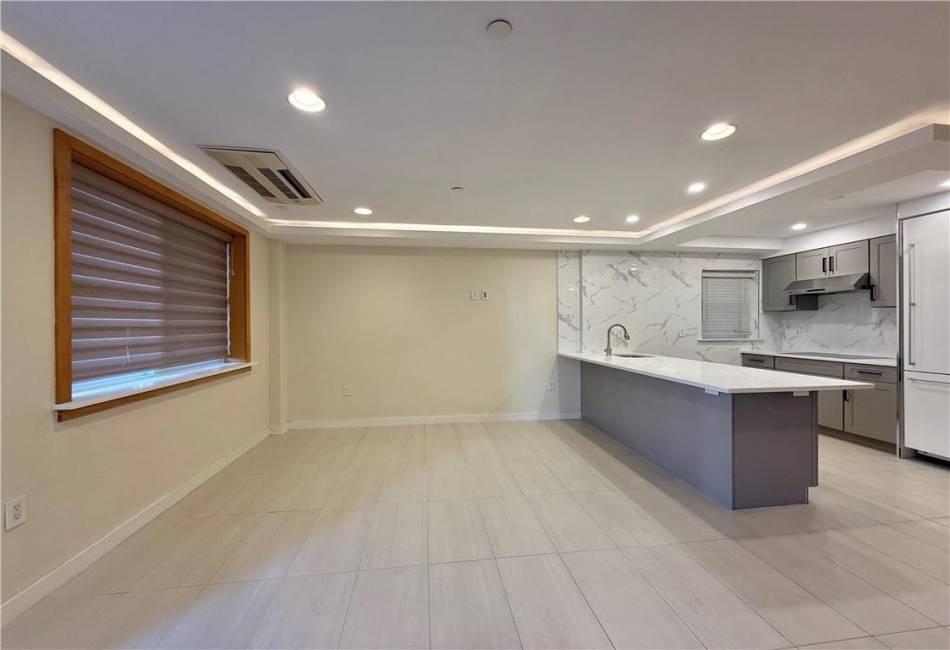 143 Bay 31st Street, Brooklyn, New York 11214, 3 Bedrooms Bedrooms, ,3 BathroomsBathrooms,Rental,For Sale,Bay 31st,492329