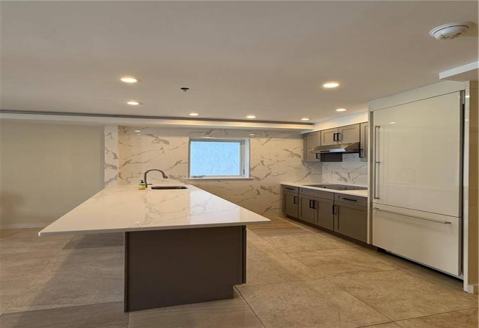 143 Bay 31st Street, Brooklyn, New York 11214, 3 Bedrooms Bedrooms, ,2 BathroomsBathrooms,Rental,For Sale,Bay 31st,492330